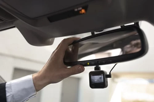 Was ist im Auto erlaubt Ist eine Dashcam im Auto erlaubt?