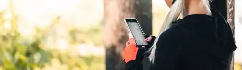 Handyhalterung fürs Auto, stabile Smartphone-Halterung, praktische Autoschiene, einfache Befestigung, flexible Handyhalterung.