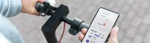 Smartphone-Halterung für Auto, leicht zu installieren, kompatibel mit allen gängigen Modellen.
