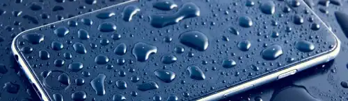 Hochwertige Auto-Handyhalterung, wasserdicht und robust, für sicheren Straßenverkehr.