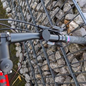 Die Fahrrad Halterung ist am Lenker montiert